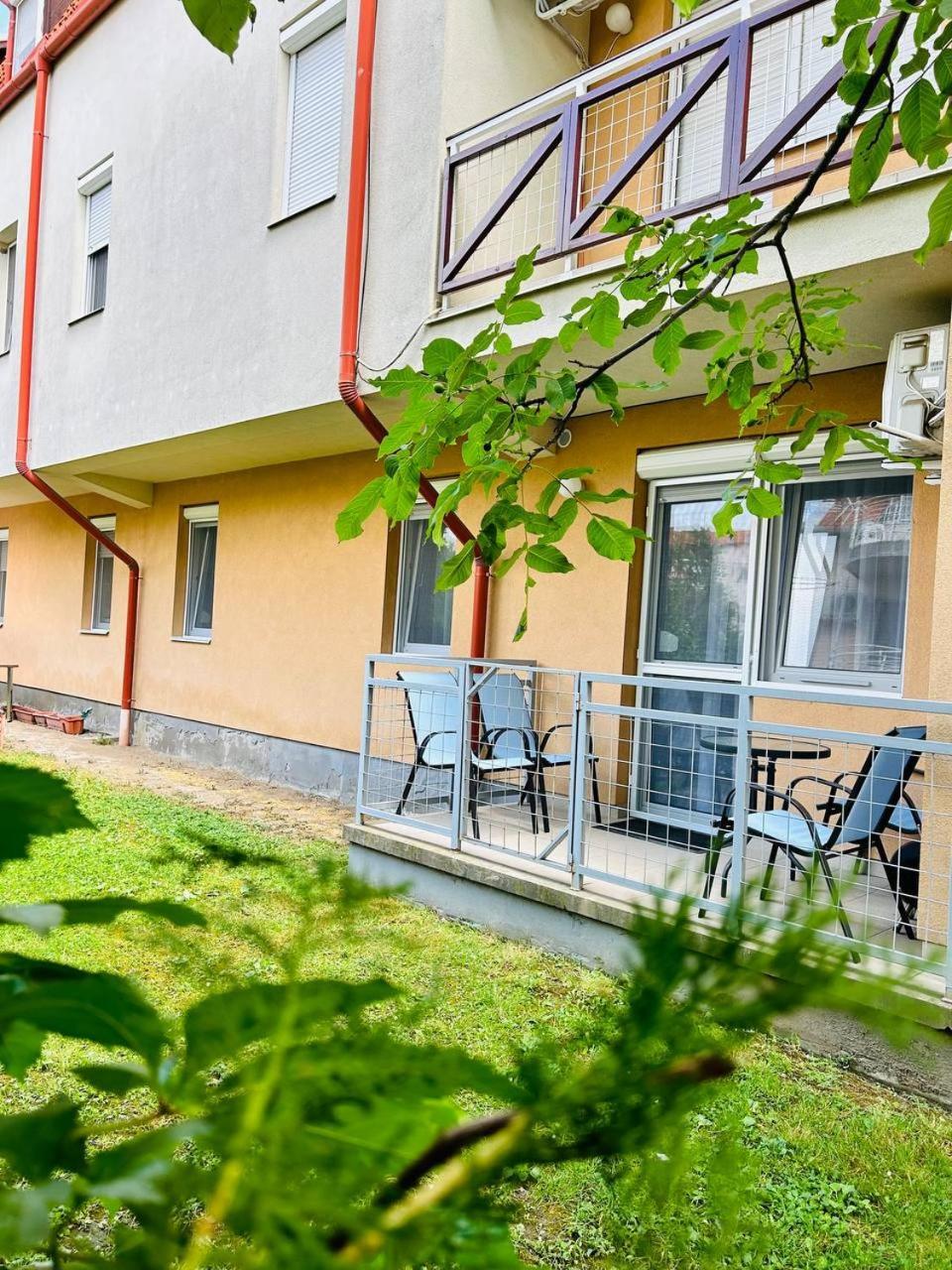 Sunhouse Apartman Hajduszoboszlo Exterior photo
