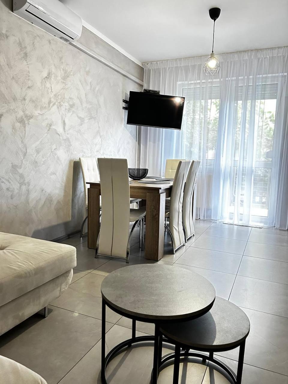 Sunhouse Apartman Hajduszoboszlo Exterior photo