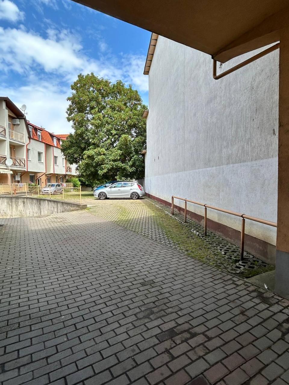 Sunhouse Apartman Hajduszoboszlo Exterior photo